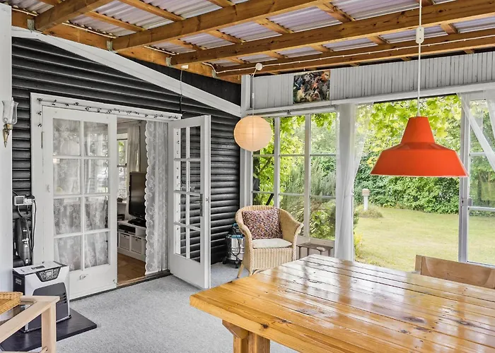 Hébergement de vacances 2 Bedroom Cozy In