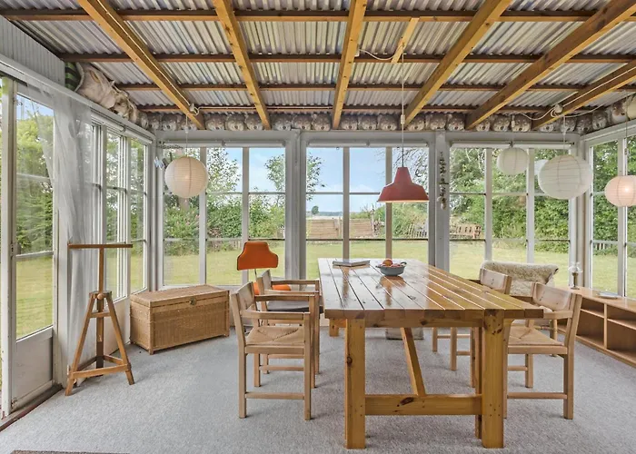 2 Bedroom Cozy In Hébergement de vacances